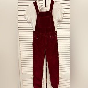 GAP Girl’s large Burgundy small whaled corduroy overalls, like new